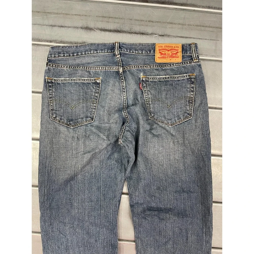 Levis levis 559